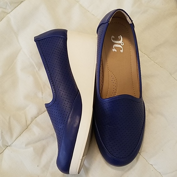 Journee Safire Blue Wedge Heels 7.5 - Picture 3 of 4